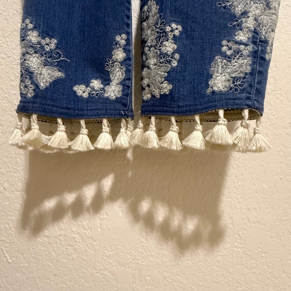 Vintage America Blues Boho Capri Jeans Embroidered Tassel Hem Blue Size 12/31 - Picture 8 of 16